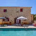 Ira Villa Agios Leon