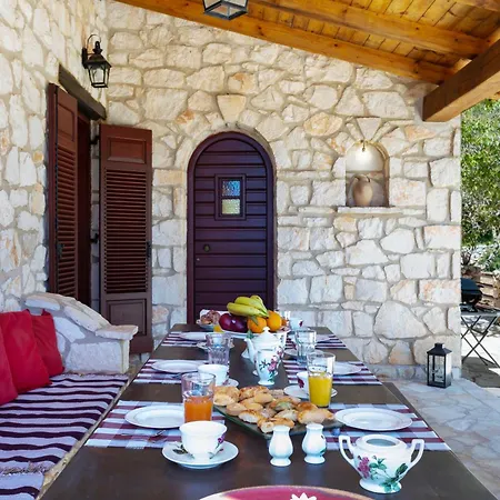 Villa Ira Agios Leon