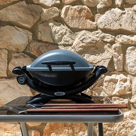 Ira Villa Agios Leon